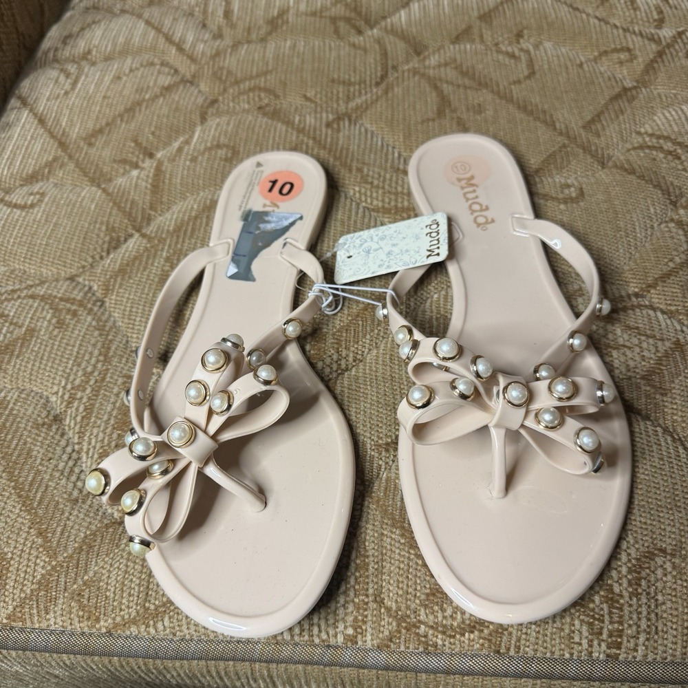 Mudd Tan Flip Flop Sandles -Gold Accented Bow w/Faux Pearls‎ Women's 10